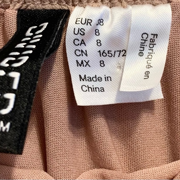 BNWOT H&M cute lace layered mini skirt with glitter cross gems print pink size 8 - Picture 4 of 4